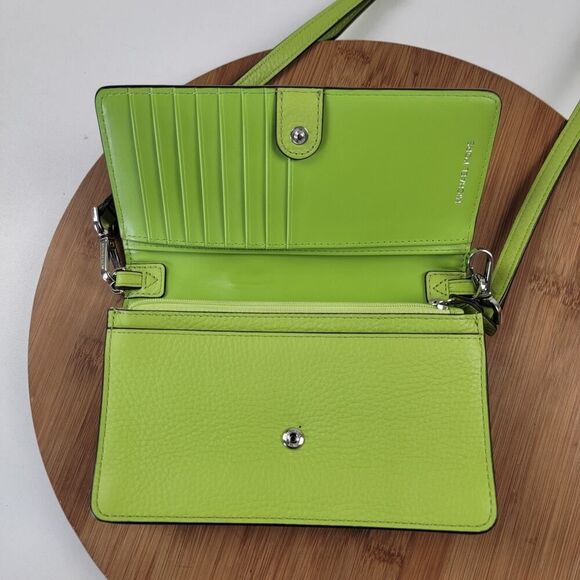 Michael Kors Jet Set Small Pebbled Leather Smartphone Convertible Crossbody Bag - Picture 8 of 16